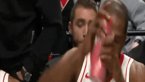 埃迪豪展望：丹伯恩有望本周重返赛场，全力助阵吉马良斯迎战维拉一役！